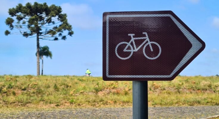 Cicloturismo e a Sinalização Padrão Mundial: O Guia Essencial